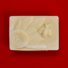 Load image into Gallery viewer, Honey Lavender Soap 110 G
